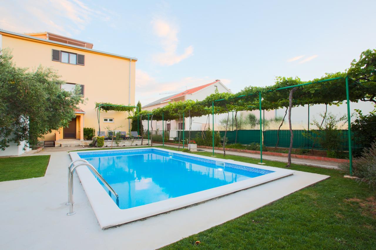 Villa Rosa Kaštela エクステリア 写真