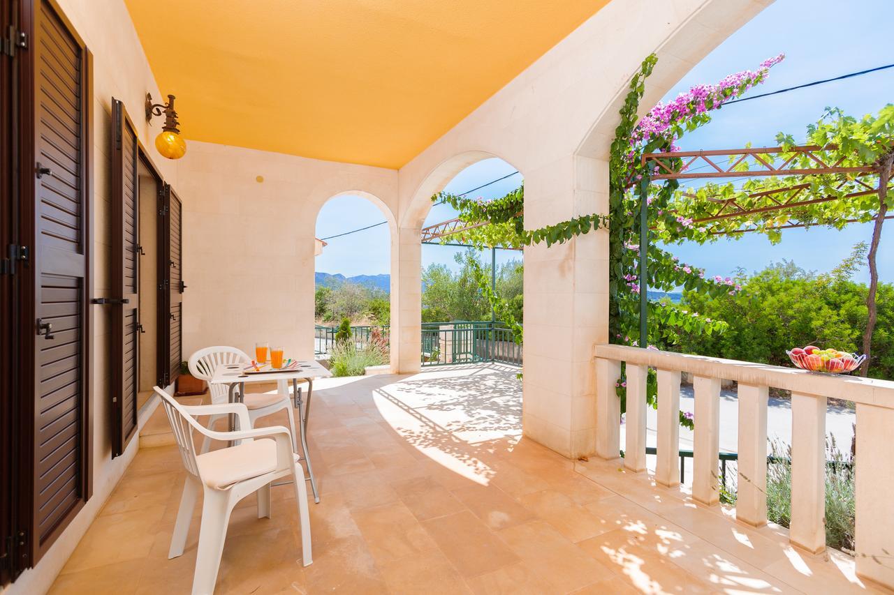 Villa Rosa Kaštela エクステリア 写真
