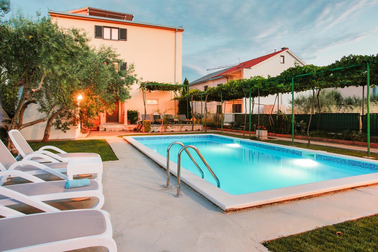 Villa Rosa Kaštela エクステリア 写真