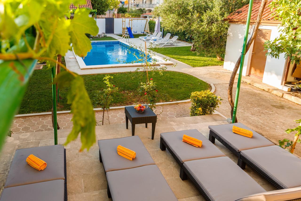 Villa Rosa Kaštela エクステリア 写真