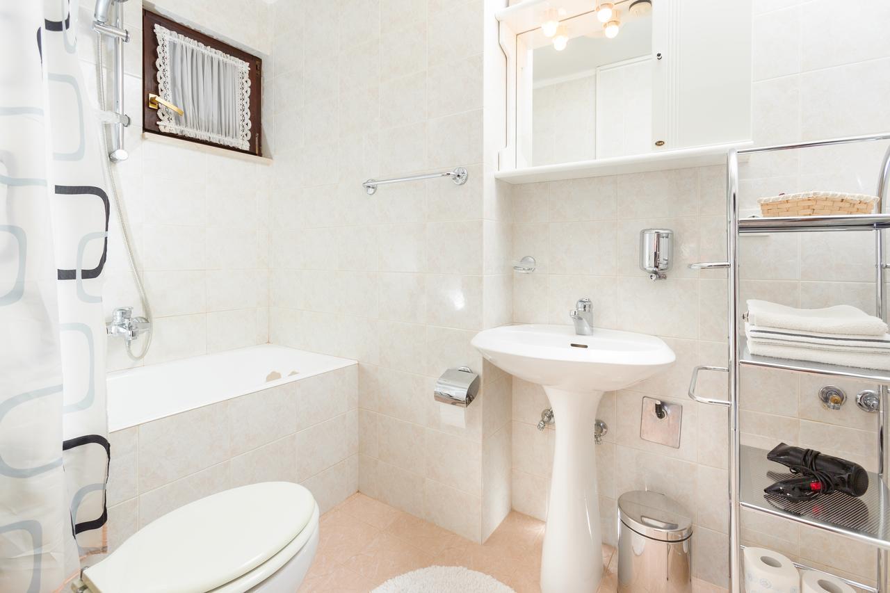Villa Rosa Kaštela エクステリア 写真