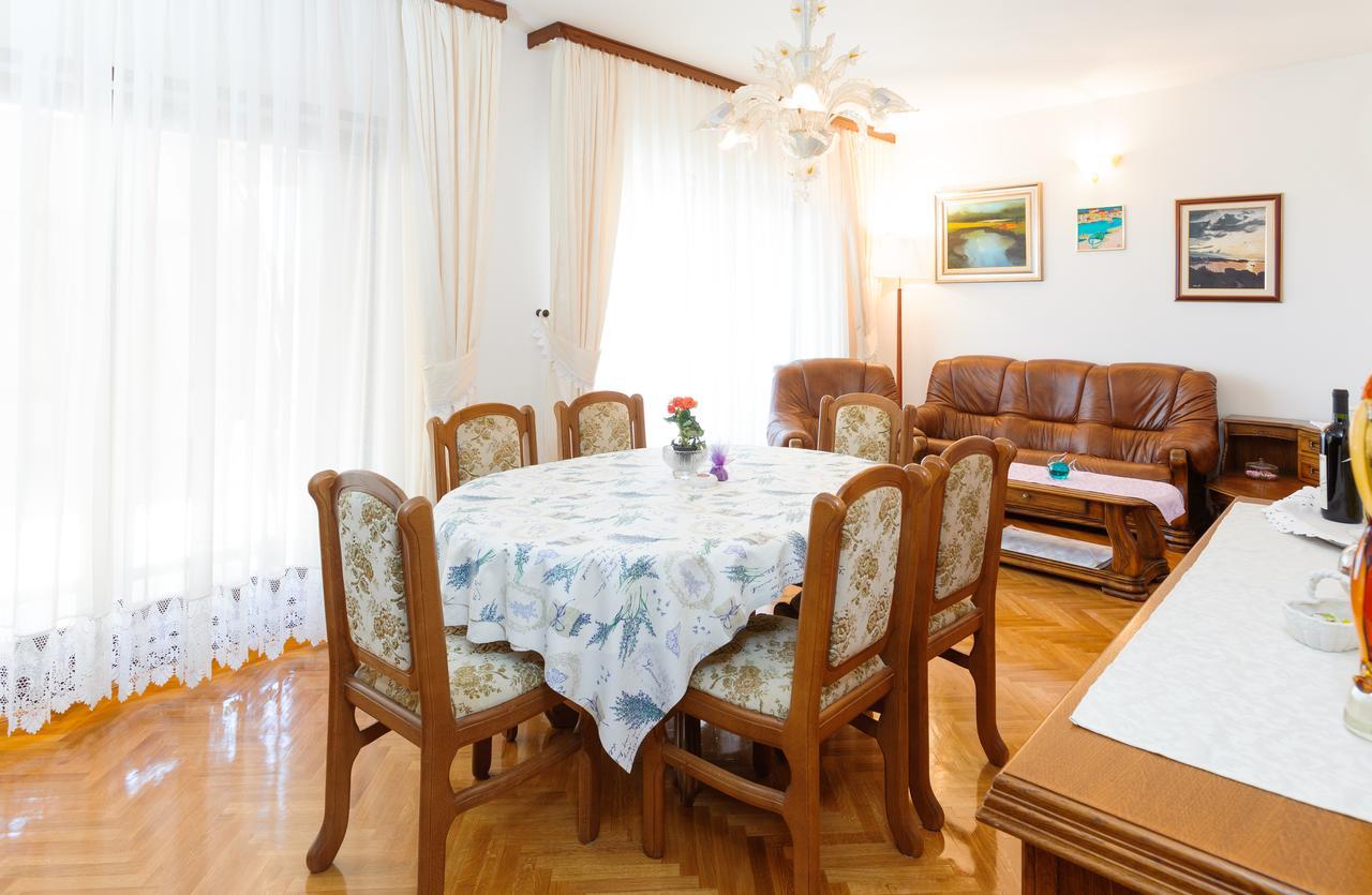 Villa Rosa Kaštela エクステリア 写真