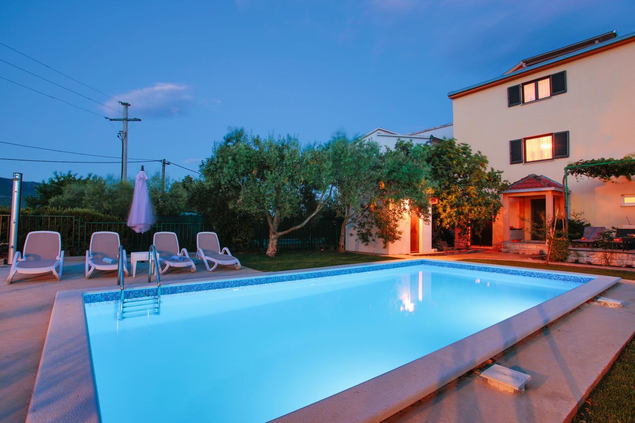 Villa Rosa Kaštela エクステリア 写真